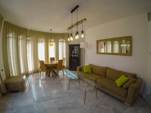 Shared lounge/TV area, Exodus Hostel & Dive Center in Eilat Shared lounge/TV area, Exodus Hostel & Dive Center in Eilat