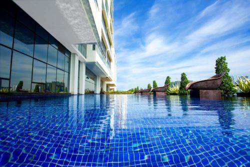 This photo about Sanya Shuang Da International Hotel shared on HyHotel.com
