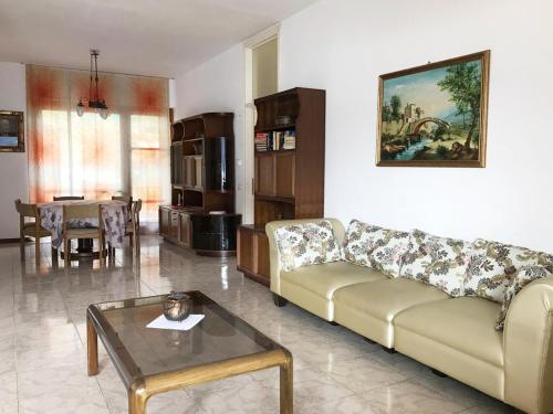 Big Apartment with Lake View and Three Bedrooms in Sala Comacina Big Apartment with Lake View and Three Bedrooms in Sala Comacina