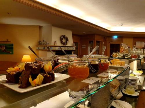 อาหารและเครื่องดื่ม, Hotel Landhaus Hopen in ชเนเฟอร์ดินเกน อาหารและเครื่องดื่ม, Hotel Landhaus Hopen in ชเนเฟอร์ดินเกน