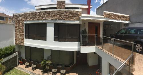 Bejárat, Hospedaje en Quito Norte, Apartamento & Suite independientes in Carcelen Bejárat, Hospedaje en Quito Norte, Apartamento & Suite independientes in Carcelen