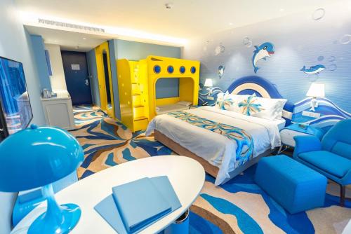 This photo about Shanghai Haichang Ocean Park Theme Resort Hotel shared on HyHotel.com