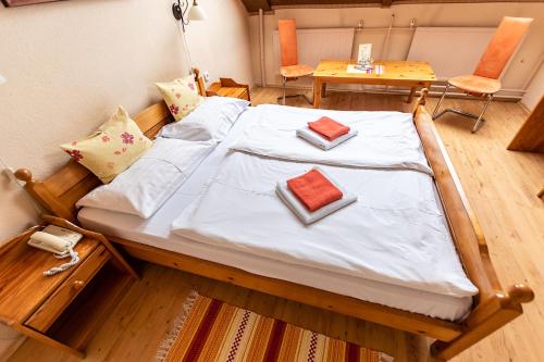 Il Gallo Nero - Fekete Kakas Etterem es Panzio in Сомбатхей Il Gallo Nero - Fekete Kakas Etterem es Panzio in Сомбатхей