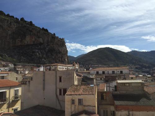 This photo about Art Deco B&B shared on HyHotel.com