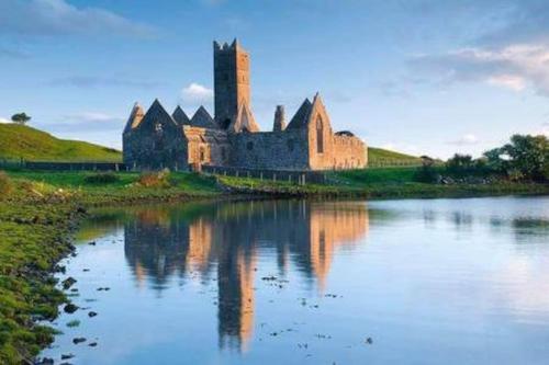 INGLEWOOD - Ballina - Crossmolina - County Mayo - Sleeps 8 - Sister property to Thistledown in Майо INGLEWOOD - Ballina - Crossmolina - County Mayo - Sleeps 8 - Sister property to Thistledown in Майо