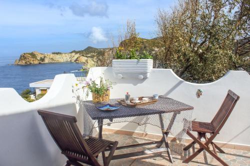Balcony/terrace, La Casa sul Mare in Le Forna Balcony/terrace, La Casa sul Mare in Le Forna