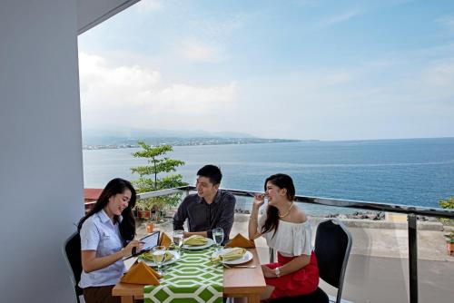 Whiz Prime Hotel Megamas Manado in Manado Whiz Prime Hotel Megamas Manado in Manado