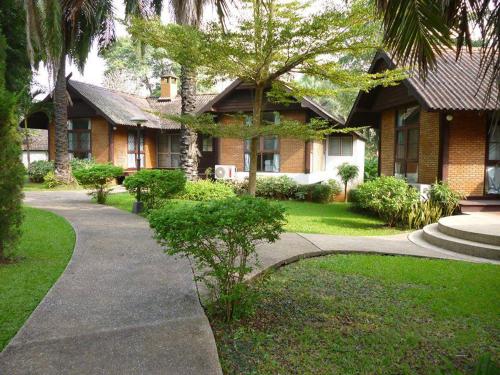 This photo about Roong Aroon Hot Spring Resort shared on HyHotel.com