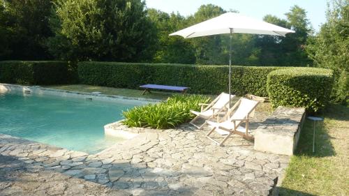 Garden, Casale Oliva in a landscape of oaks, olive e cherry trees in Santa Vittoria in Matenano Garden, Casale Oliva in a landscape of oaks, olive e cherry trees in Santa Vittoria in Matenano