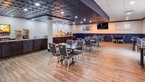 Ételek és italok, SureStay Plus Hotel by Best Western Sacramento Cal Expo in Woodlake Ételek és italok, SureStay Plus Hotel by Best Western Sacramento Cal Expo in Woodlake