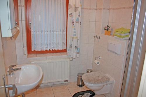 Bathroom, Ferienwohnung Kuehlungsborn MOST 011 in Ostseebad Kuhlungsborn Bathroom, Ferienwohnung Kuehlungsborn MOST 011 in Ostseebad Kuhlungsborn