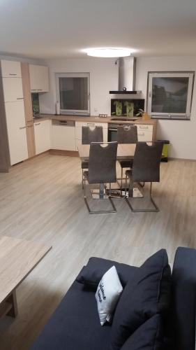 Comoditats, Ferienwohnung Sandra Hockenheim in Hockenheim Comoditats, Ferienwohnung Sandra Hockenheim in Hockenheim