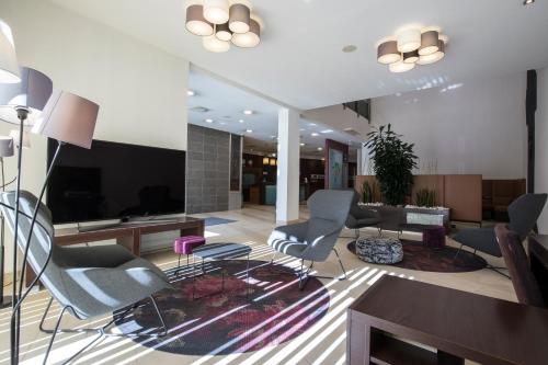 ห้องส่วนกลางสำหรับนั่งเล่น/ดูทีวี, โฮเทล เมอร์เคียว กราซ ซิตี้ (Hotel Mercure Graz City) in กราซ ห้องส่วนกลางสำหรับนั่งเล่น/ดูทีวี, โฮเทล เมอร์เคียว กราซ ซิตี้ (Hotel Mercure Graz City) in กราซ