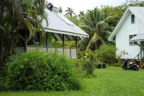 Gina's Garden Lodges in Aitutaki Gina's Garden Lodges in Aitutaki