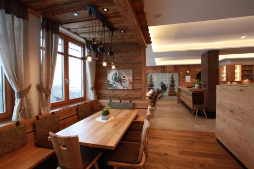 Étterem, Hotel-Restaurant am Hochfuchs in Eugenfalu Étterem, Hotel-Restaurant am Hochfuchs in Eugenfalu