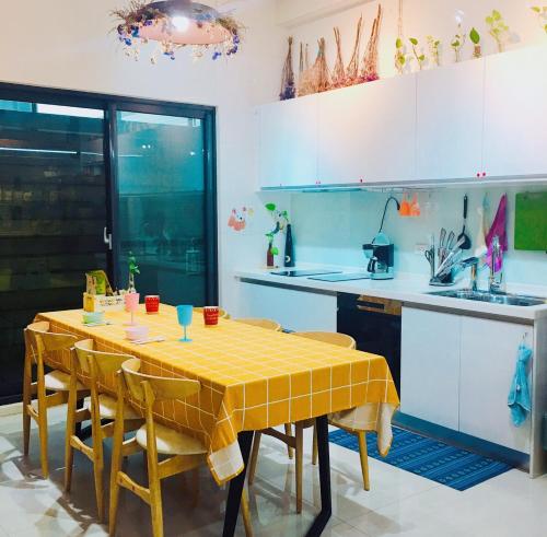 Kitchen, Come Home Travel in Annan District Kitchen, Come Home Travel in Annan District
