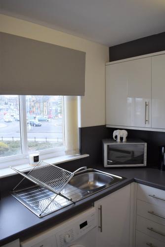 keuken, Kelpies Serviced Apartments Alexander- 2 Bedrooms in Falkirk North keuken, Kelpies Serviced Apartments Alexander- 2 Bedrooms in Falkirk North