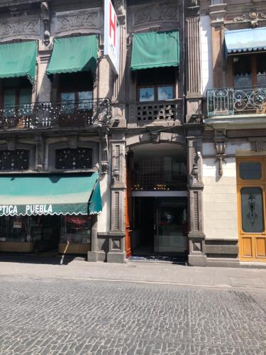 Pintu masuk, Hotel Elena in Puebla Pintu masuk, Hotel Elena in Puebla