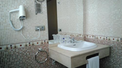 This photo about Hotel Valle del Almanzora shared on HyHotel.com