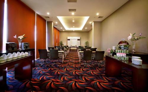 Бизнес център, Fame Hotel Gading Serpong in Тангеранг Бизнес център, Fame Hotel Gading Serpong in Тангеранг