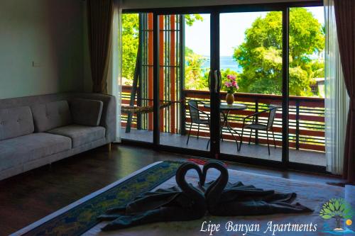 หลีเป๊ะ บันยัน อพาร์ตเมนต์ (Lipe Banyan Apartments) in ซันเซ็ตบีช หลีเป๊ะ บันยัน อพาร์ตเมนต์ (Lipe Banyan Apartments) in ซันเซ็ตบีช