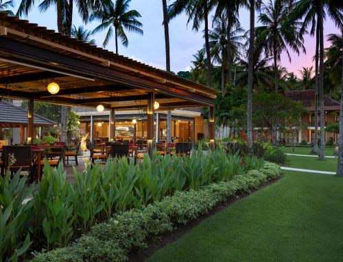 餐厅, 洛姆布克假日酒店 (Holiday Resort Lombok) in 龙目岛 餐厅, 洛姆布克假日酒店 (Holiday Resort Lombok) in 龙目岛