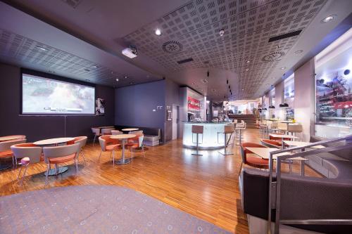 Shared lounge/TV area, Ibis Praha Old Town Hotel in Prague Shared lounge/TV area, Ibis Praha Old Town Hotel in Prague