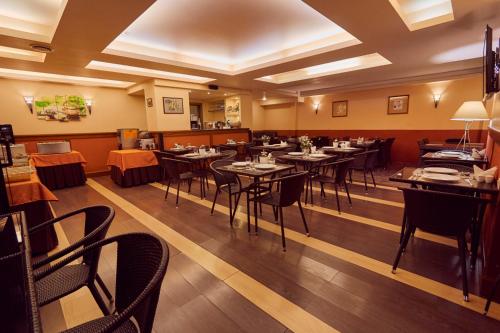 โรงแรมเลอ วาสฮอฟฟ์ (Le Vashoff Hotel) near เกาะเยลากิน โรงแรมเลอ วาสฮอฟฟ์ (Le Vashoff Hotel) near เกาะเยลากิน
