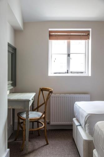 Gloucester Place Mews II by Onefinestay