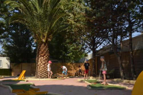 parcours de mini golf, Camping L'EDEN in Le Grau du Roi parcours de mini golf, Camping L'EDEN in Le Grau du Roi