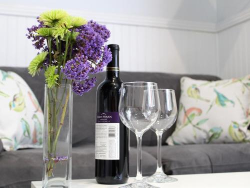 This photo about Sweet Dreams B&B LA shared on HyHotel.com