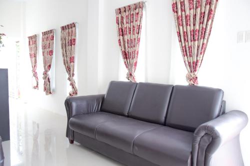 RedDoorz near UIN Sumatera Utara Medan in Medan Perjuangan RedDoorz near UIN Sumatera Utara Medan in Medan Perjuangan