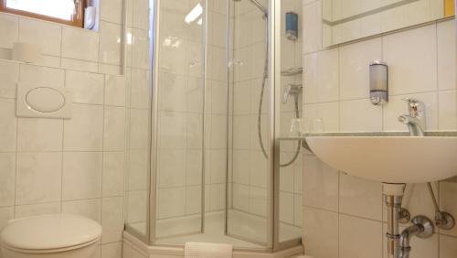 This photo about Hotel zu den Linden shared on HyHotel.com