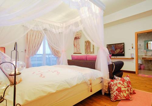 This photo about Happiness Garden shared on HyHotel.com