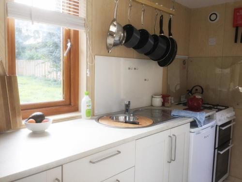 Facilities, Tiny Home cabin Eilidh in Cowes South and Northwood Facilities, Tiny Home cabin Eilidh in Cowes South and Northwood