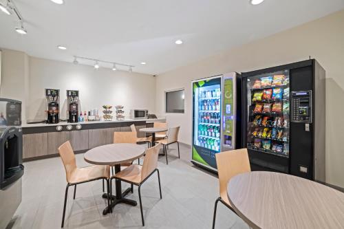 Food and beverages, Extended Stay America Premier Suites - Greenville - Woodruff Road in Greenville (SC) Food and beverages, Extended Stay America Premier Suites - Greenville - Woodruff Road in Greenville (SC)