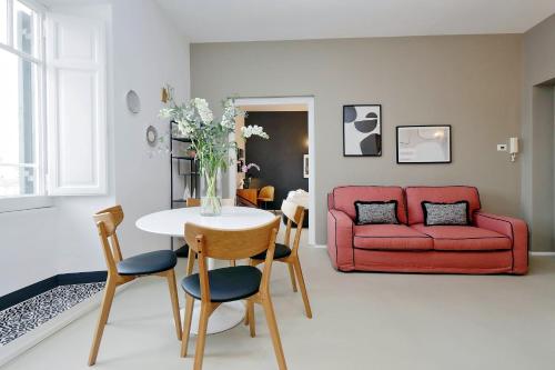 YCH-Bright Penthouse near COLOSSEUM