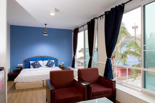 This photo about Chill Days @ Koh Larn shared on HyHotel.com