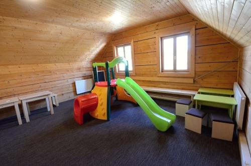 Gyermekklub, Hotel Snezne in Snezne Gyermekklub, Hotel Snezne in Snezne