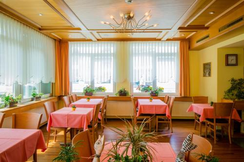 restavracija, Hotel Heilquelle-Leukerbad-Therme in Leukerbad restavracija, Hotel Heilquelle-Leukerbad-Therme in Leukerbad
