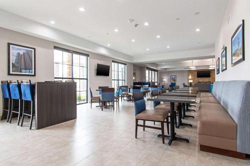 Food and beverages, Comfort Suites Humble Houston IAH in East Houston Food and beverages, Comfort Suites Humble Houston IAH in East Houston