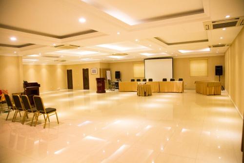 瓦伦扎酒店和咖啡厅 (Valenza Hotel & Cafe) in 谷中城/孟沙 瓦伦扎酒店和咖啡厅 (Valenza Hotel & Cafe) in 谷中城/孟沙