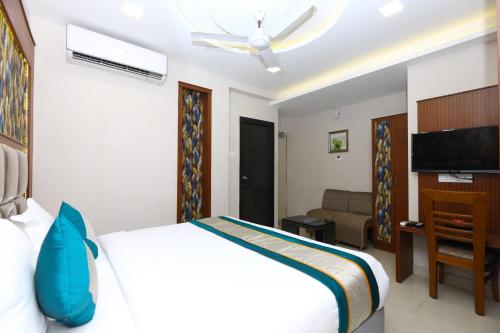 This photo about OYO Flagship 486 Nungambakkam-Greams road-Apollo Hospital shared on HyHotel.com