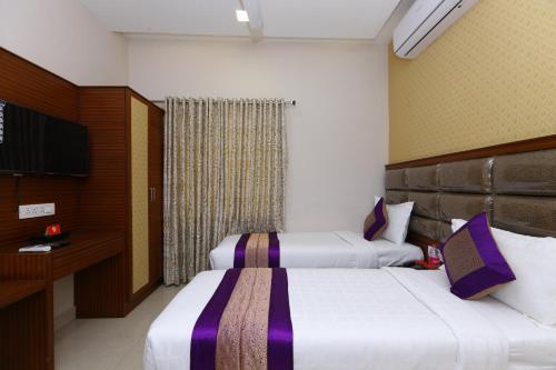 This photo about OYO Flagship 486 Nungambakkam-Greams road-Apollo Hospital shared on HyHotel.com
