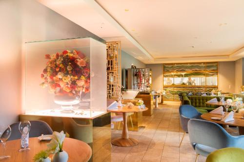 Restaurant Hotel Merlet in Bergen Restaurant Hotel Merlet in Bergen