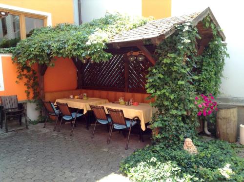 Restaurant, Fruhstuckspension zur Post Reisinger KG St Oswald in Freistadt Restaurant, Fruhstuckspension zur Post Reisinger KG St Oswald in Freistadt