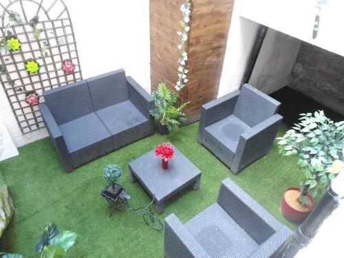 This photo about Apartment Jardin en Ville shared on HyHotel.com