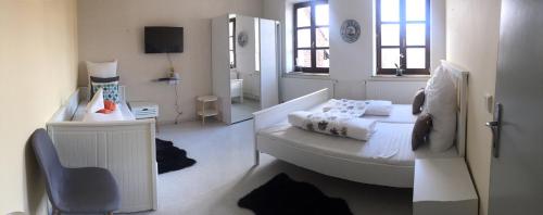 This photo about Hanacky Dvur shared on HyHotel.com