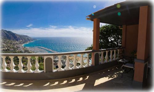 View, Les Citronniers d'Azur in Menton View, Les Citronniers d'Azur in Menton