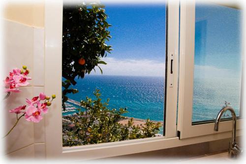 View, Les Citronniers d'Azur in Menton View, Les Citronniers d'Azur in Menton